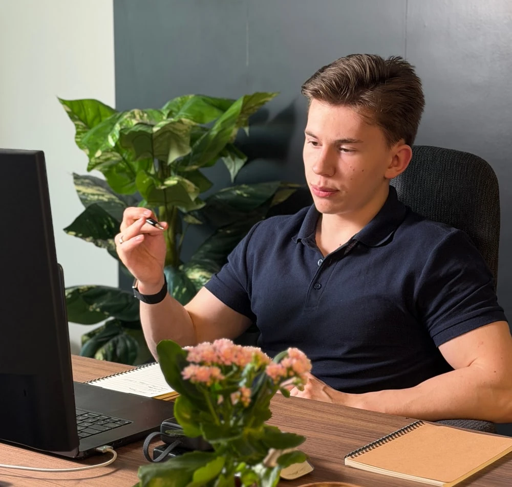 Jeremy Wiederkehr bei der Arbeit mit seinen Kunden