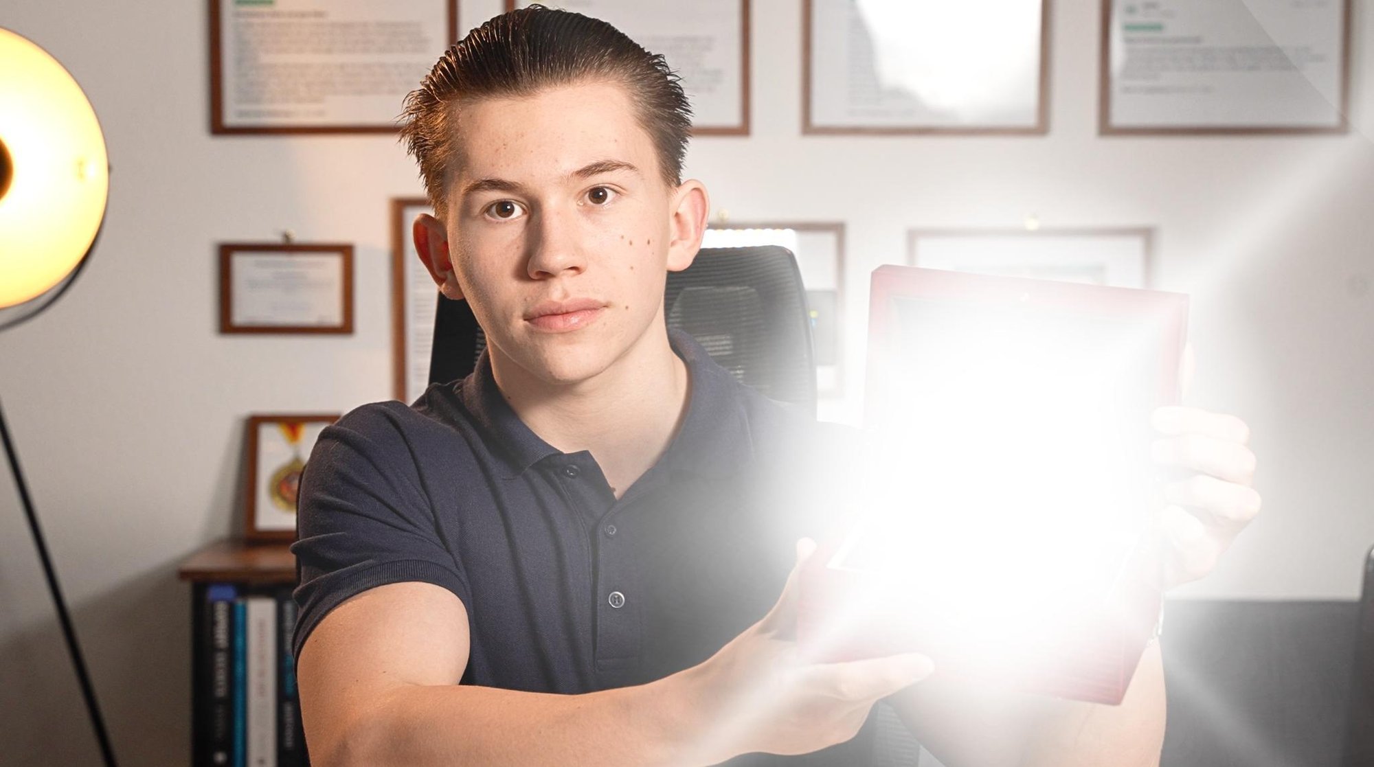 Jeremy Wiederkehr mit Box und Licht